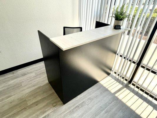 Reception desk made in many sides and finishes