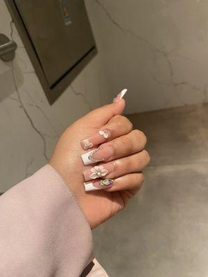 Very very very pretty, I love my nails.