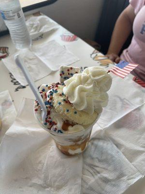 Apple pie cupcake sundae