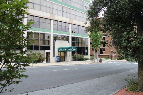 Building's main entrance for our ICU Investigations Wilmington, Delaware office.