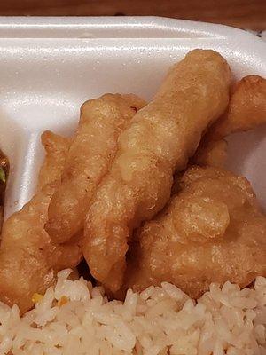 Sweet and sour chicken of the happy family combination plate