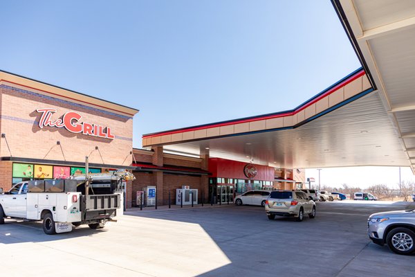 OnCue is a convenience store chain offering a selection of beverages, fresh food, fuel and clean restrooms.