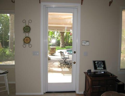 Single Retractable Screen Door opens Out