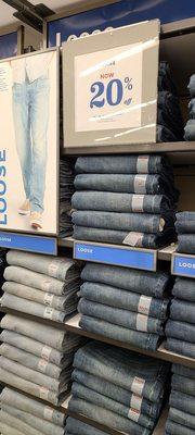 Loose jeans