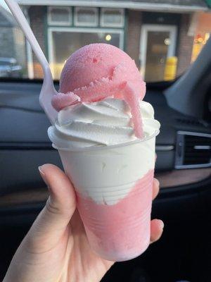 Cotton candy and vanilla gelati