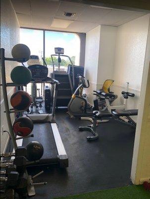 Cardio room: Stair Master, Elliptical, Treadmill, Bike, Hyper Extension.