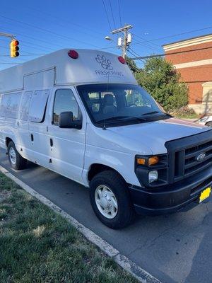 Fully Equipped Grooming Van Fits all Dogs and Cats