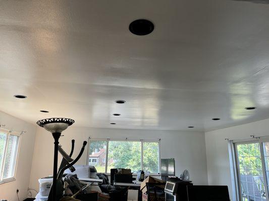 Family room ceiling white and recessed lights trim black