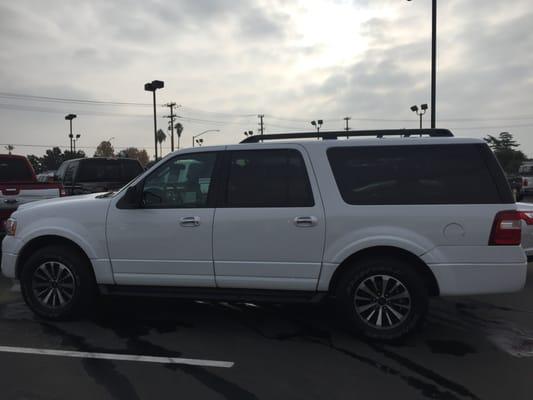 Ford Expedition; 8 Passenger SUV