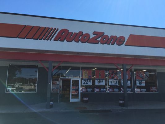 This Auto Zone location is right off of Route 11 in Carlisle, next to the laundry mat.