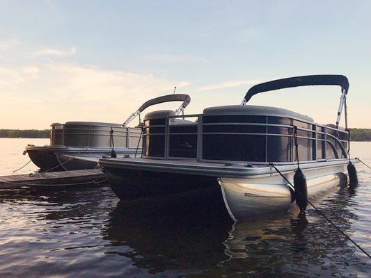 22', 60hp and 115hp, 2018 Bennington Pontoon Boats for Rent on Long Lake via Up North Boat Rentals