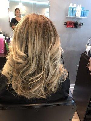 This reverse balyage was the "highlight" of my week!!! Taking Lynne from all blonde balyage soft