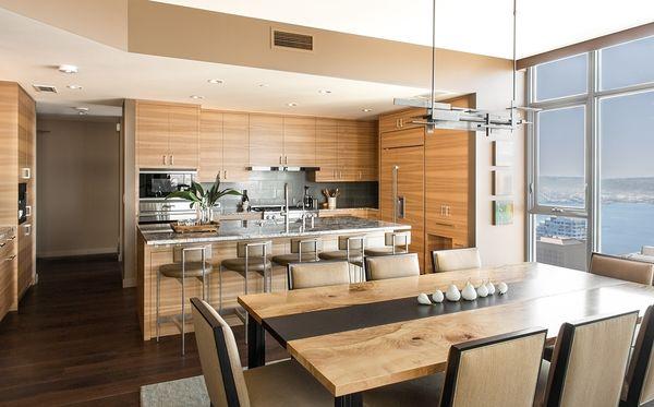 Downtown Penthouse: Kitchen