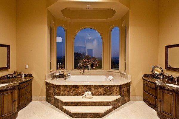 Master Bath Jacuzzi Tub