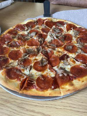 Sausage & Pepperoni Pizza