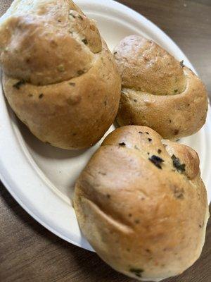 Garlic knots