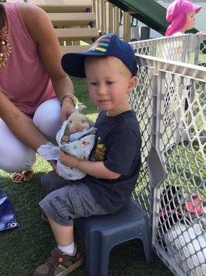 We host special events for the children once a month. Barn Babies visited our center! We were joined by puppies, kittens and other animals.