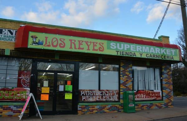 Los Reyes Tienda Y Carniceria