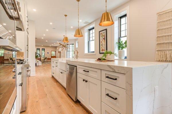 A quartz countertop on a kitchen island.