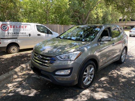 Hyundai Santa Fe windshield replacement in Austin, Tx