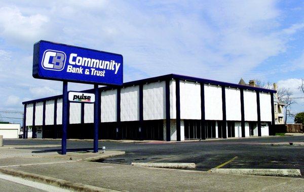 Original Community Bank & Trust location at 1800 Washington Avenue.