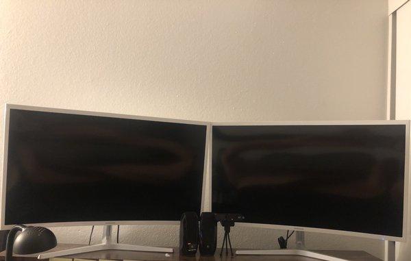 Dual monitor set up.