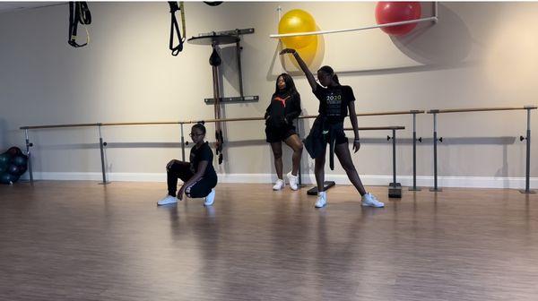 Teen Hip-hop Dance class