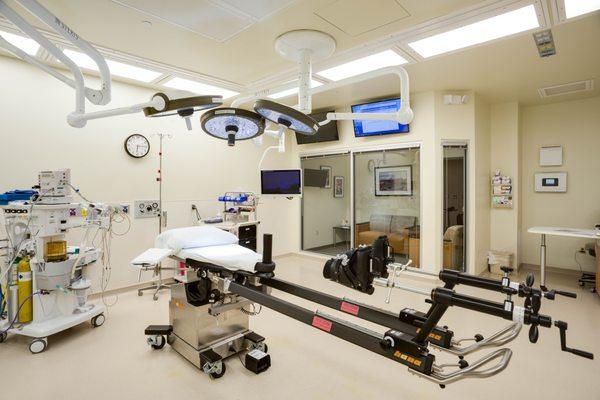 Beacon Orthopaedics Operating Room