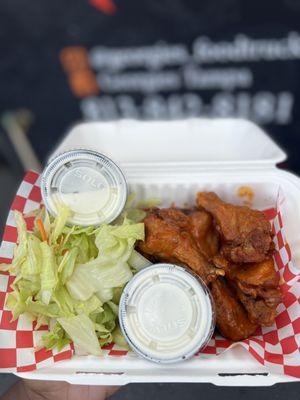 Chicken Wings & Side Salad