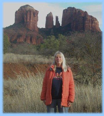 Sedona Healer Cynthia Tierra at Cathedral Rock vortex