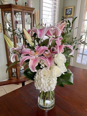 Gorgeous arrangement from Lilium (Day 9) !!