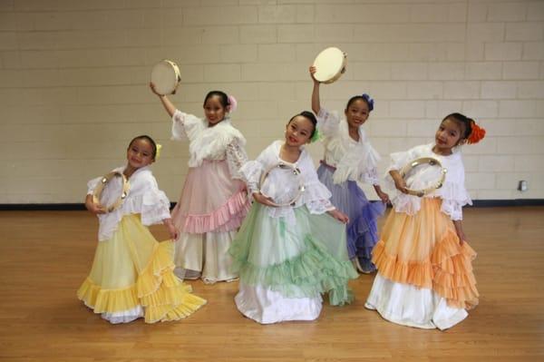 PASACAT offers Philippine Dance & History classes for children ages 5-18.