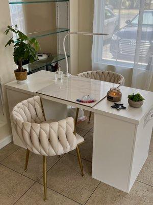 @SamanthaDidMyNails' Manicure Station