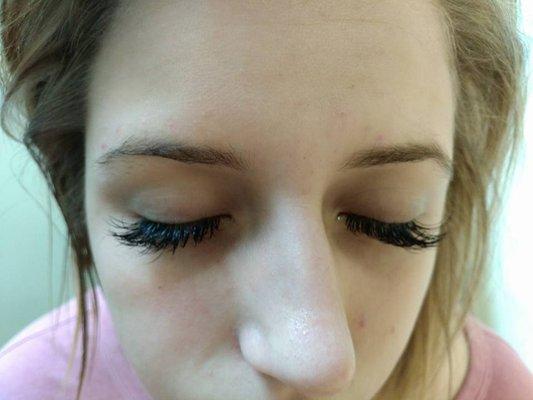 Capture your inner beauty with eyelashes extensions!