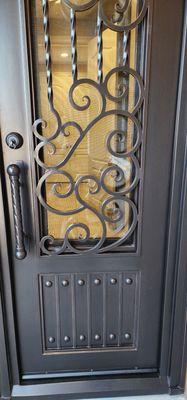 Side laundry room door