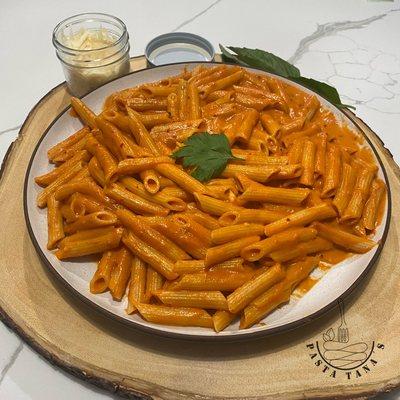 Penne Vodka Sauce ( Pasta, Classic Homemade Vodka Sauce)