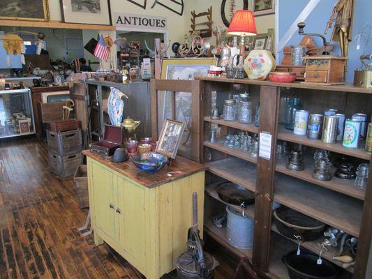 Bluemoon Antiques and Collectibles