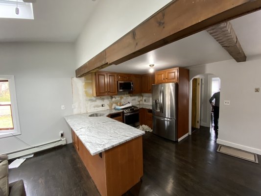 Custom kitchen granite countertop installed and manufacture