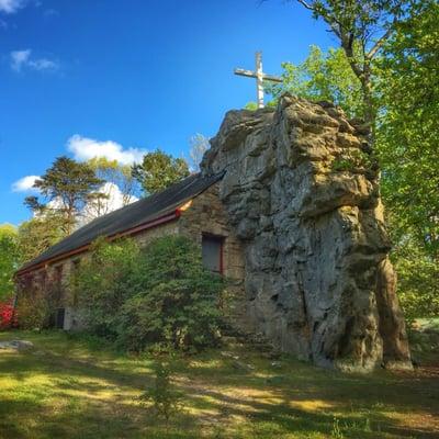 The church with a rock in it - Sallie Howard Memorial Baptist Church in Fort Payne, AL. 20160422