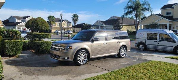 Ford flex outside detail with spray on wax