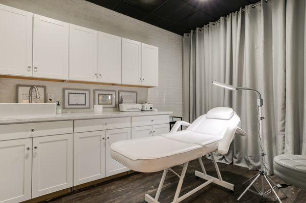 Raw Beauté  Studio, Clackamas Location