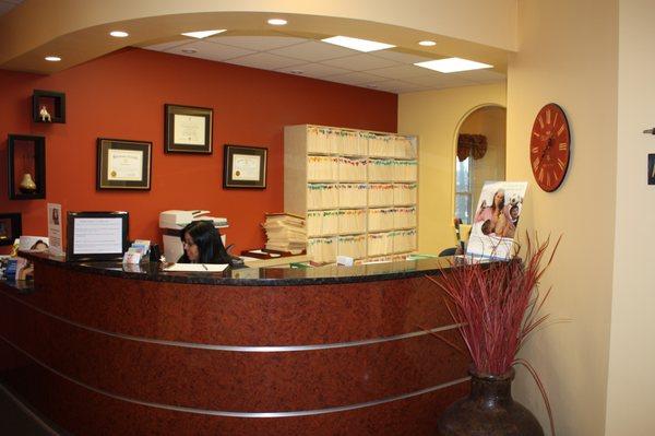 Front desk, Dr shakoori, Denist in Greenbelt.