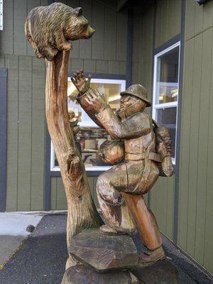 Chainsaw sculpture