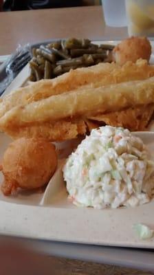 3 pc fish dinner w/ coleslaw and green beans