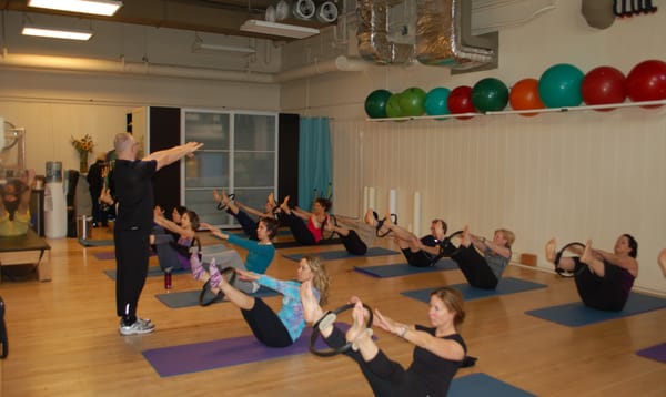 Bob Liekens, Master Trainer, teaching a mat class