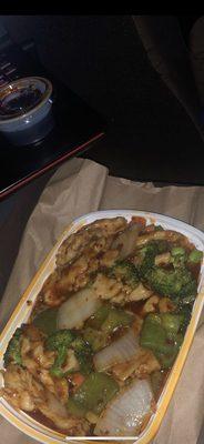 Chicken, broccoli, carrot, onion and bell pepper in a garlic sauce, extra spicy. DELICIOUS!!