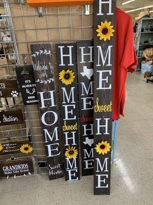 Melinda Mesa Rustic Welcome Home Signs