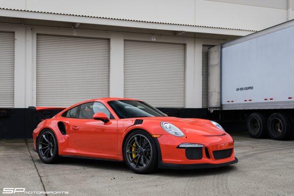 BBi Autosport StreetCup Roll Bar and Schroth Racing Harness install on this Lava Orange GT3RS