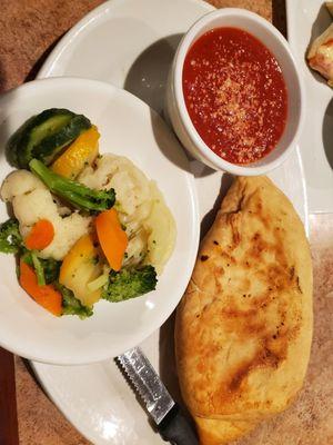 Pizza turnover with vegetables