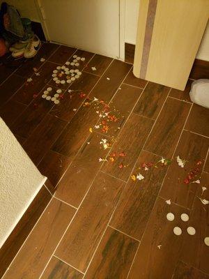 staff helped my boyfriend scatter rose petals ,place candles around the room.